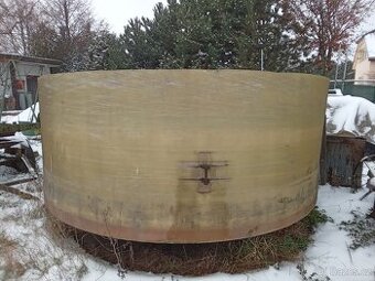 Laminátová nádrž na vodu