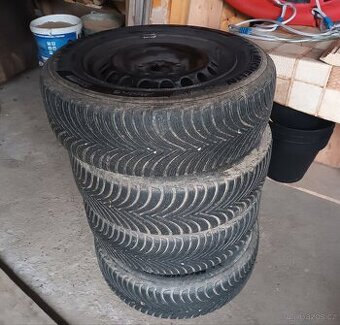 Kola Škoda Octavia R15 pneu Michelin