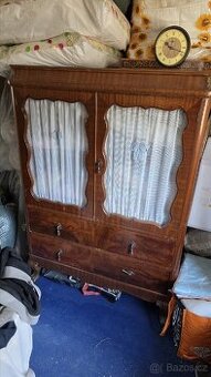 Starožitná komoda