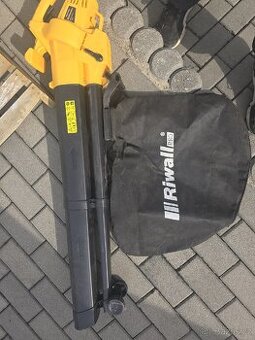 Elektricky foukač. Vysavač