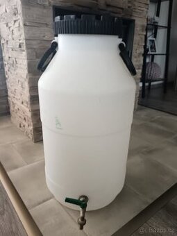 Plastový barel 50l s kohoutem