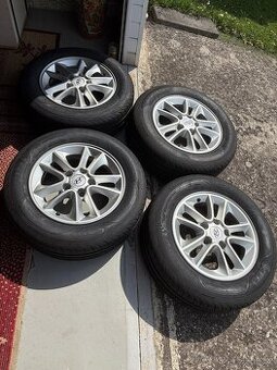 Prodám letní pneu SAVA 195/65 r15 včetně ALU disků Hyundai