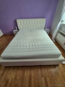 Čalouněná postel - 1