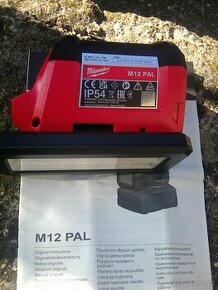 Milwaukee M12 PAL-0 Aku svítilna 700lumenů