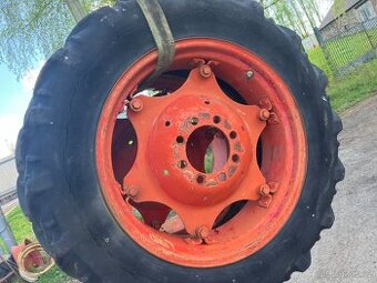 Zetor 3011 kola, ráfky W10x28, hvězdice možno zvlášť