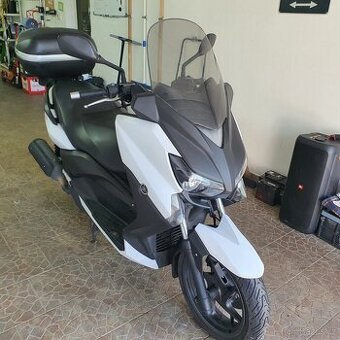 Yamaha X Max 125