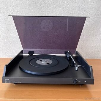 Gramofon Tesla NC 470 se sbírkou nehraných LP