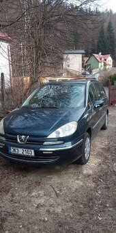 Peugeot 807 nafta 7míst