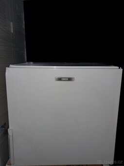 menší mrazák, nástavba, Zanussi