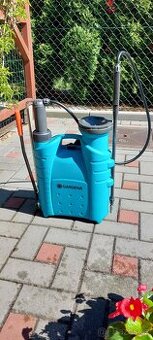 Zádový postřikovač Gardena 12l
