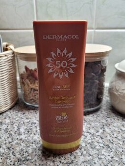 Nové mléko na opalování s SPF 50 zn. Dermacol, 200 ml