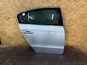 NASTROJENÉ PRAVÉ ZADNÍ DVEŘE VW PASSAT B7 LA7W SEDAN