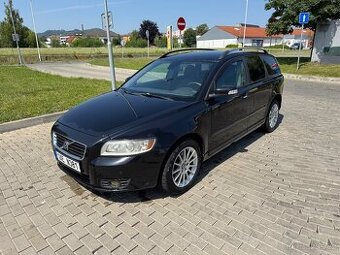 Volvo V50 2,0d 100kW, RDesign, tažné, klimatizace