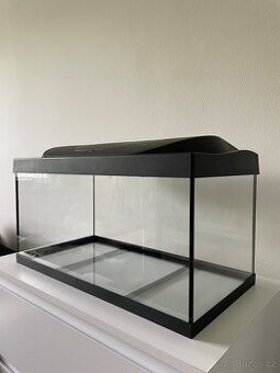 Prodám akvárium s krytem velikost 60 x 30 x 30 cm