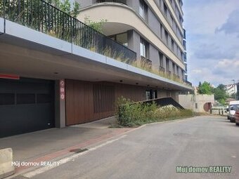 Pronájem nadstandardního bytu 2+kk, 54 m s lodžií, sklepem a