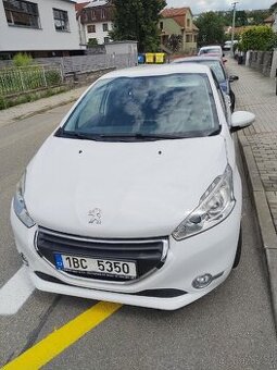 Peugeot 208 1,6i 88kw