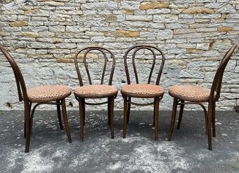 4 židle TON a rustikální rozkládací stůl masiv