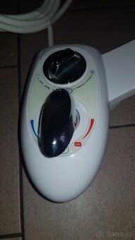 Přídavný bidet na WC