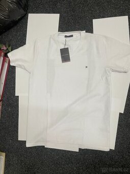 Nové triko Tommy Hilfiger velikost L