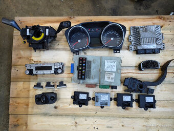 Elektronické díly Galaxy (06-15)