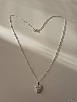 Stříbrný přívěsek srdce s řetízkem