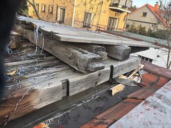 Staré masivní trámové dřevo (cca 90 let)