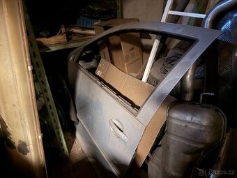 VW Golf 4/MK4 Levé přední dveře 3dv LB7Z