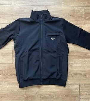 Černá mikina značky Prada