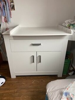 Prodám moc pěkný dětský pokoj od miminka až po školáka