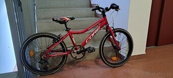 Dětské červené kolo Core Nipper 20”