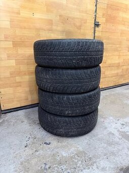 Zimní pneu 215/65/16 č.1