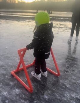 Hrazda na vyuku brusleni