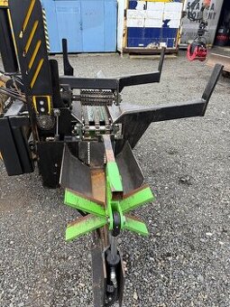 Prodám procesor na zpracování dřeva - 1