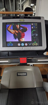 Prodám tři běhací pásy Technogym