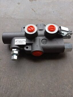 Hydraulický dvourychlostní rozvaděč