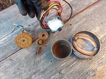 ČZ 125T B hlinikovy prepinac / prepinac svetla