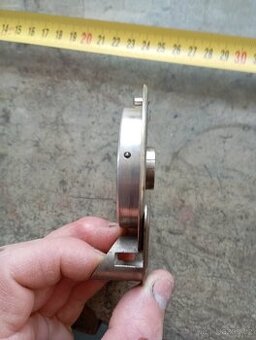 Koupím vyobrazenou  objímku žárovky bosch