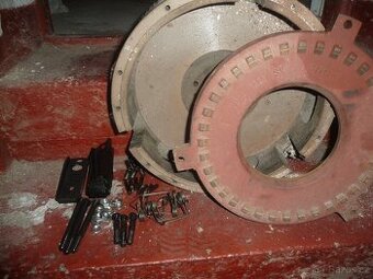 Setrvačnik, přítlačák 310 pojezdové lamely a další ND spojky