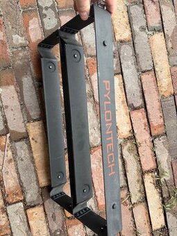 Pylontech baterie, drzaky a kabely