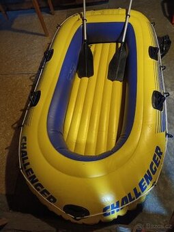 Nafukovací člun Challenger