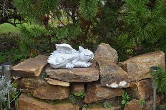 Zahradní dekorace- Dráček ležící malý