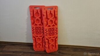 Vyprošťovací desky (vafle) s místem pro hi-lift
