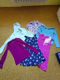 Sada dámského oblečení : sukně, mikina, svetr, kalhoty, trič - 1