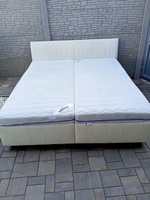 Prodám koženou postel + Matrace 180cm x 200cm