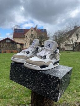 Nike Air Jordan 4 Retro Military Black