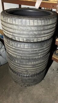 GRIPMAX 275/40R22 + 315/35R22