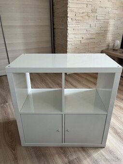 Kalax bile barvy, lesk