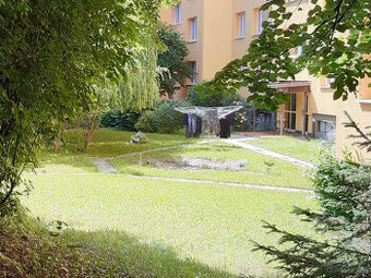 POZEMEK PRO VÝSTAVBU RESTAURACE Voskovcova Praha 5-Hlubočepy - 1