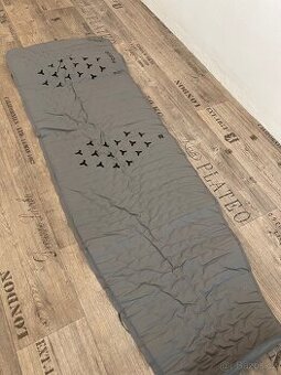 Samonafukovací karimatka MT 100 L 180 × 52 cm pro 1 osobu