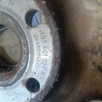 ALU kola extrémně lehké Audi 5x100 r16